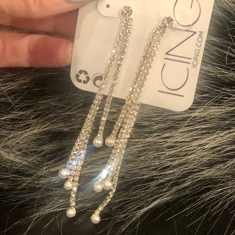 ✅💎 3/10 Dazzling fashion earrings from Icing.